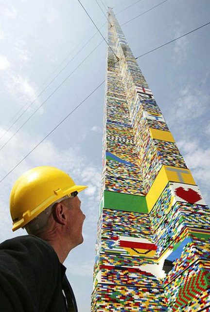 Elkészült a LEGO Tower