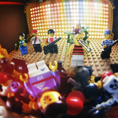 Még idén megérkezhet a LEGO Rock Band?