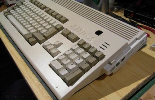 A kibelezett Amiga 1200 esete